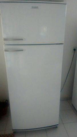 Geladeira dako (leia descrição)