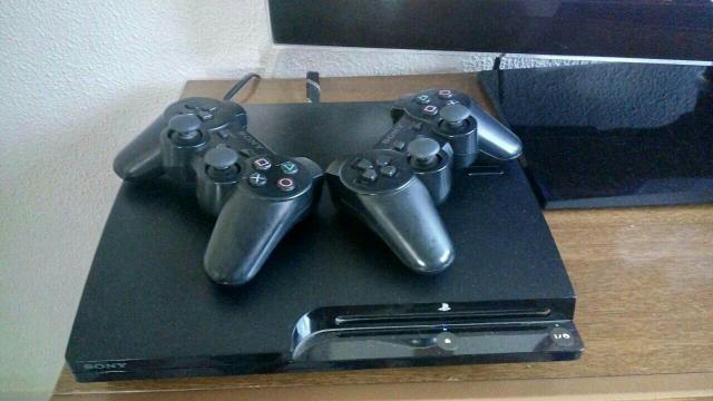 PS3 Slim completo com Jogos