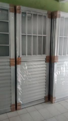 Portas de Alumínio com Grade