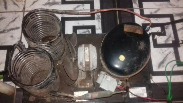 Vendo este motor de frizer completo