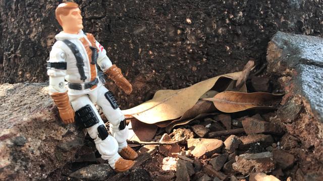 Boneco comandos em ação