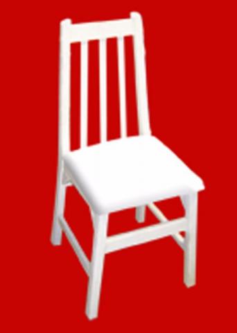 Cadeiras brancas de madeira