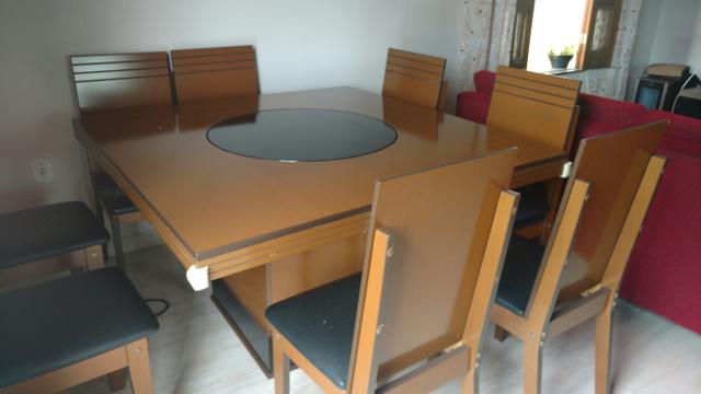 Conjunto de balcão e mesa de jantar com 8 cadeiras