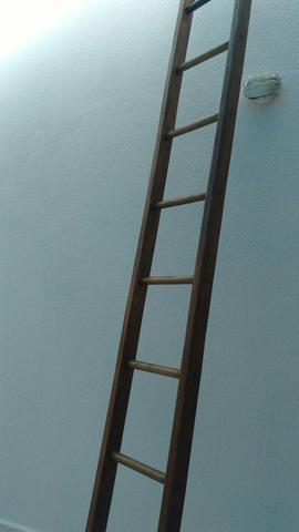 Escada de madeira de 11 degraus cel 