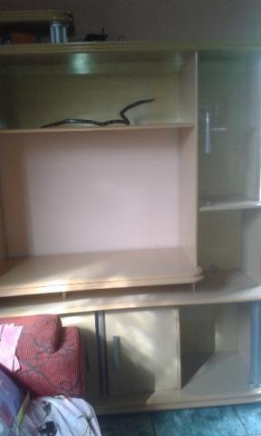 Estante em bom estado