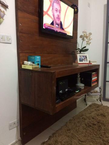 Painel para TV em madeira de demolição