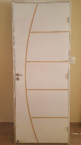 Porta branca nova