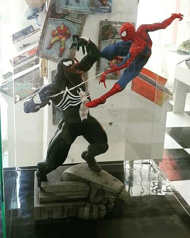 Spider-man vs Venon Diorama Iron Studios
