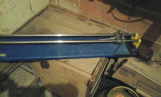 Uma riscadeira file semi nova