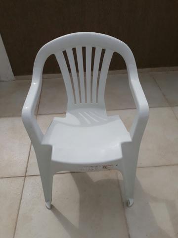 Cadeira de plástico (usada)