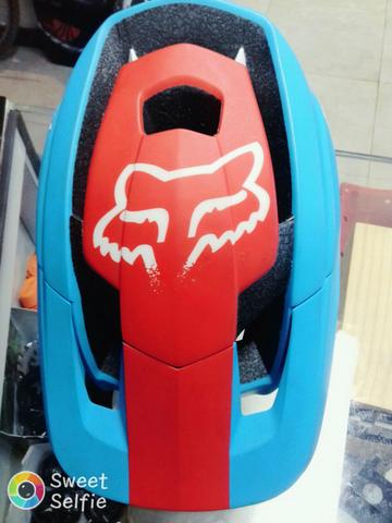 Capacete fox