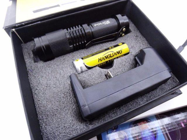 Mini lanterna tática