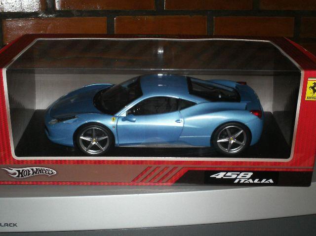 Miniatura de ferrari 458 italia coupe 1:18