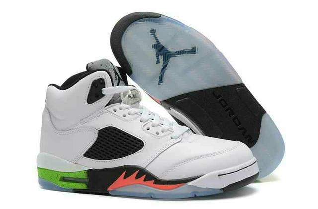 Nike air Jordan 5 space jam original leia o anúncio