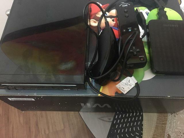 Nitendo wii desbloqueado com mais de 500 jogos e hd samsung