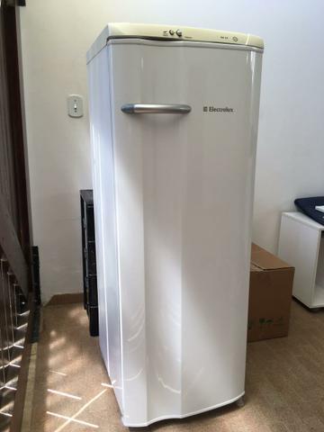 Refrigerador Electrolux RE Litros Branco