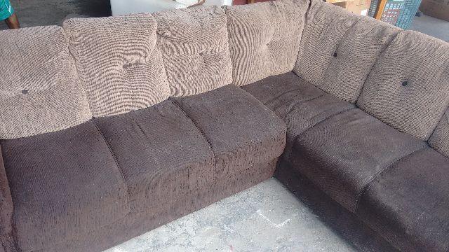 Jogo de sofa de 2 e 3 lugares de canto em otimo estado