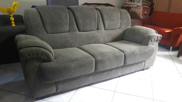 Lindo conjunto de sofás