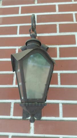 Luminária de parede em ferro