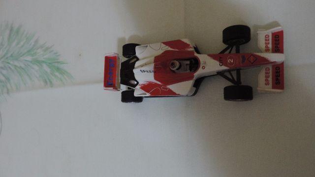 Miniatura de automóvel F1 Vermelha e Branca
