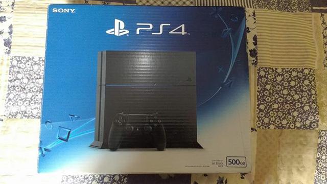PS4 + 2 Jogos