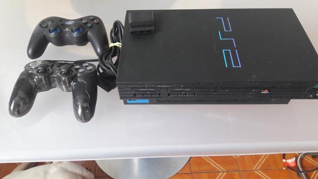 Playstation 2 + 2 Controles + 3 Jogos Brindes