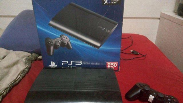 Playstation 3 S.Slim + Persona 5 + Yakuza 5