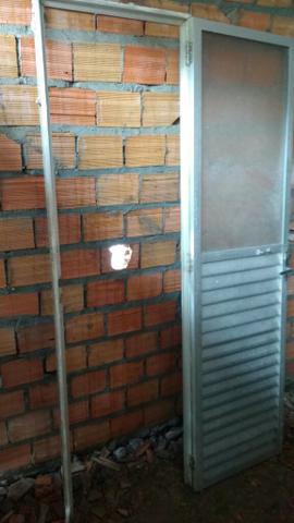 Porta de alumínio para banheiro