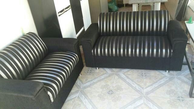 Promoção de um conjunto de sofá novos 2 e 3 lugares por