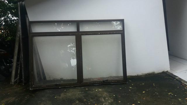 Vendo duas janelas por 260
