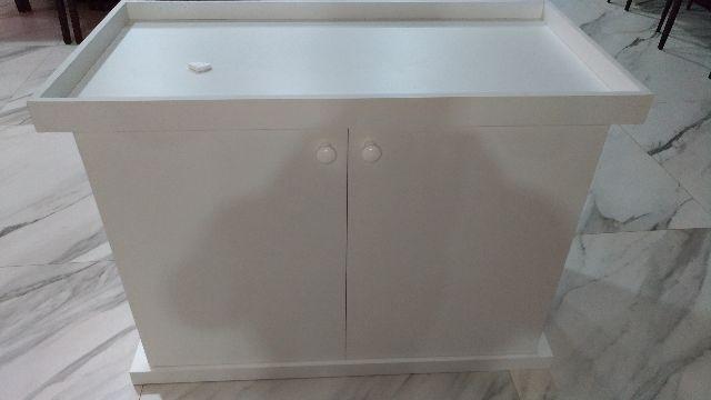 Aquário (móvel com tampa)