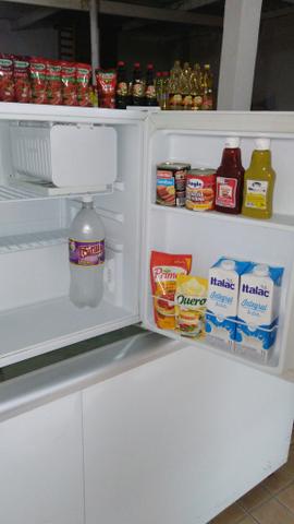 Frigobar semi novo 70 litros