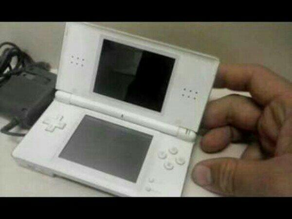Nintendo DS branco faço rolo por PSP sou de itapetininga