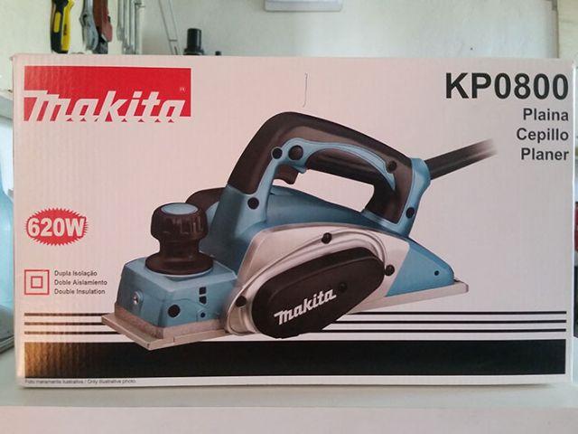 Plaina Makita KP, na caixa, nunca foi usada