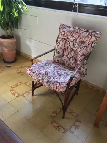 Poltrona de bambu. Medida: 0,60 x 0,70