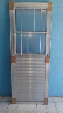 Portas de Alumínio com Grade