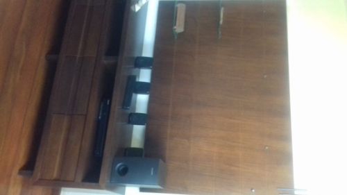 Rack com painel madeira com verniz pistolada de fábrica