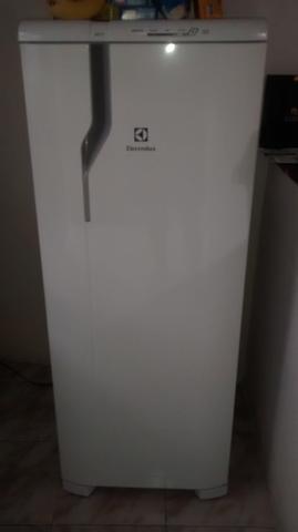 Refrigerador Electrolux 240L Semi Nova