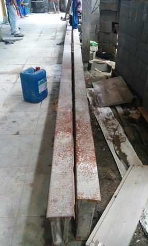 Treliças tesouras de ferro medindo 9 metros e 6 centimetros