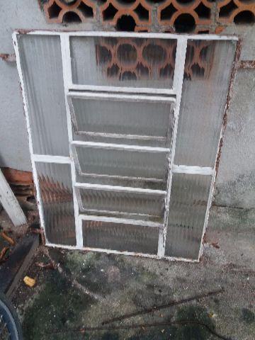 Basculante com vidro