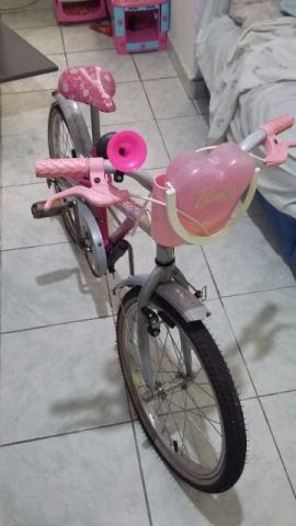 Bicicleta barbie caloi aro 20 infantil usada