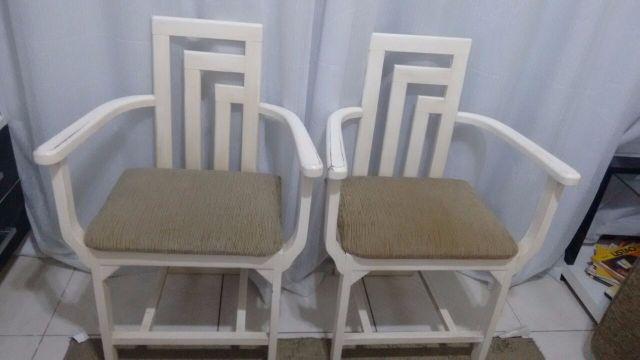 Cadeiras de madeira