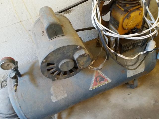 Comprensor semi novo muito potente