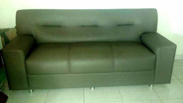 Conjunto de sofás com 2 e 3 lugares