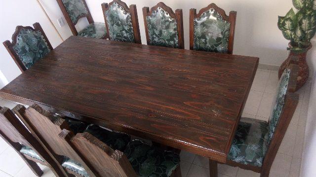 Mesa com 9 cadeiras