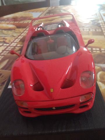 Miniatura Ferrari F50