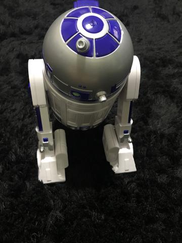 R2 D2 droid Star Wars