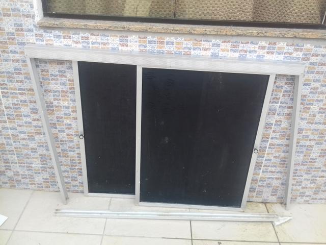 BOX de pia de cozinha e janela de aluminio e vidro