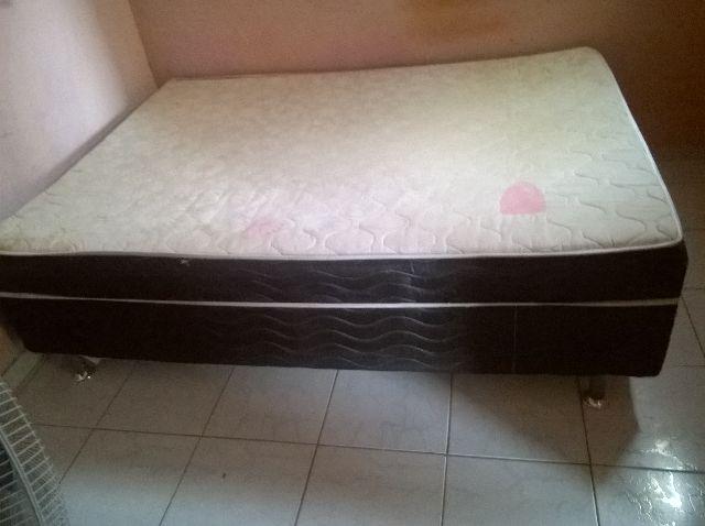 Cama box em bom estado