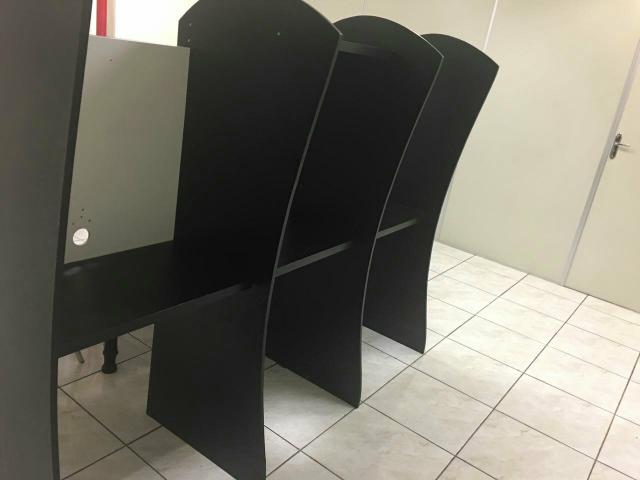 Estante para computadores